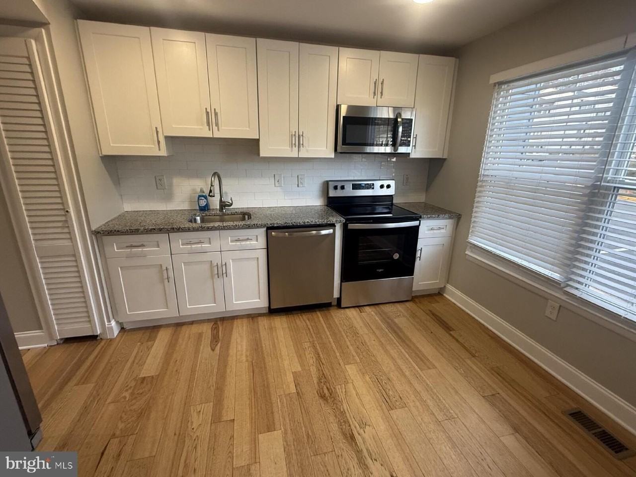 5 Bohn Ct - Photo 2 of 14