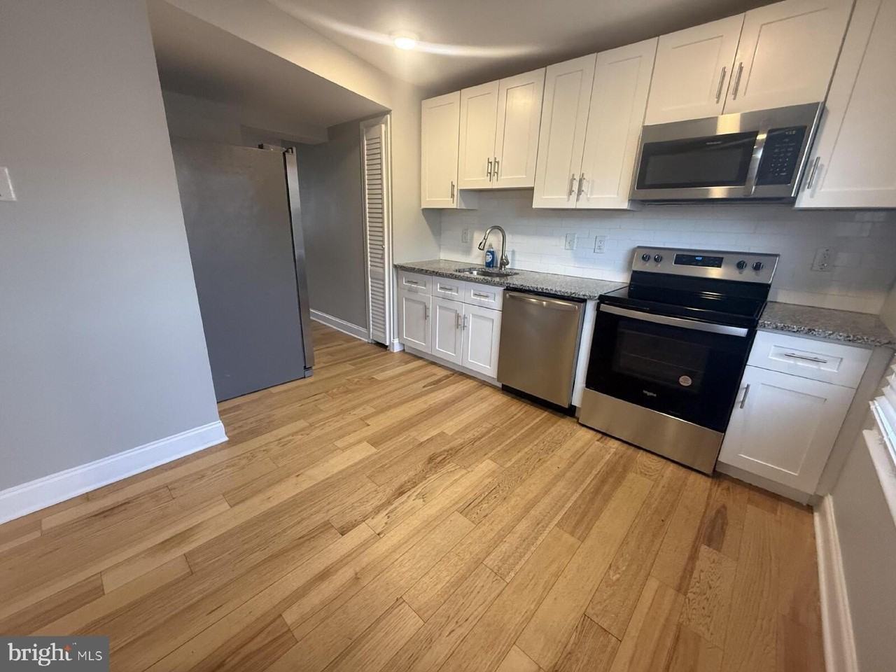 5 Bohn Ct - Photo 3 of 14