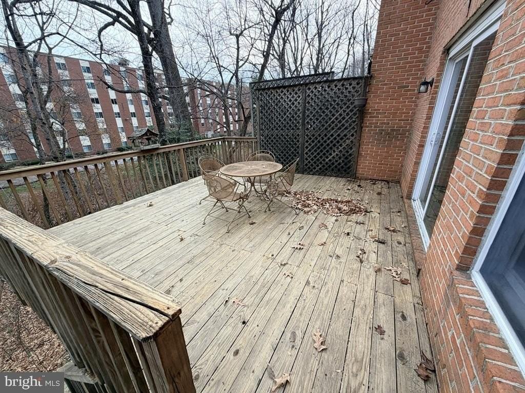 105 Huckleberry Dr - Photo 3 of 9