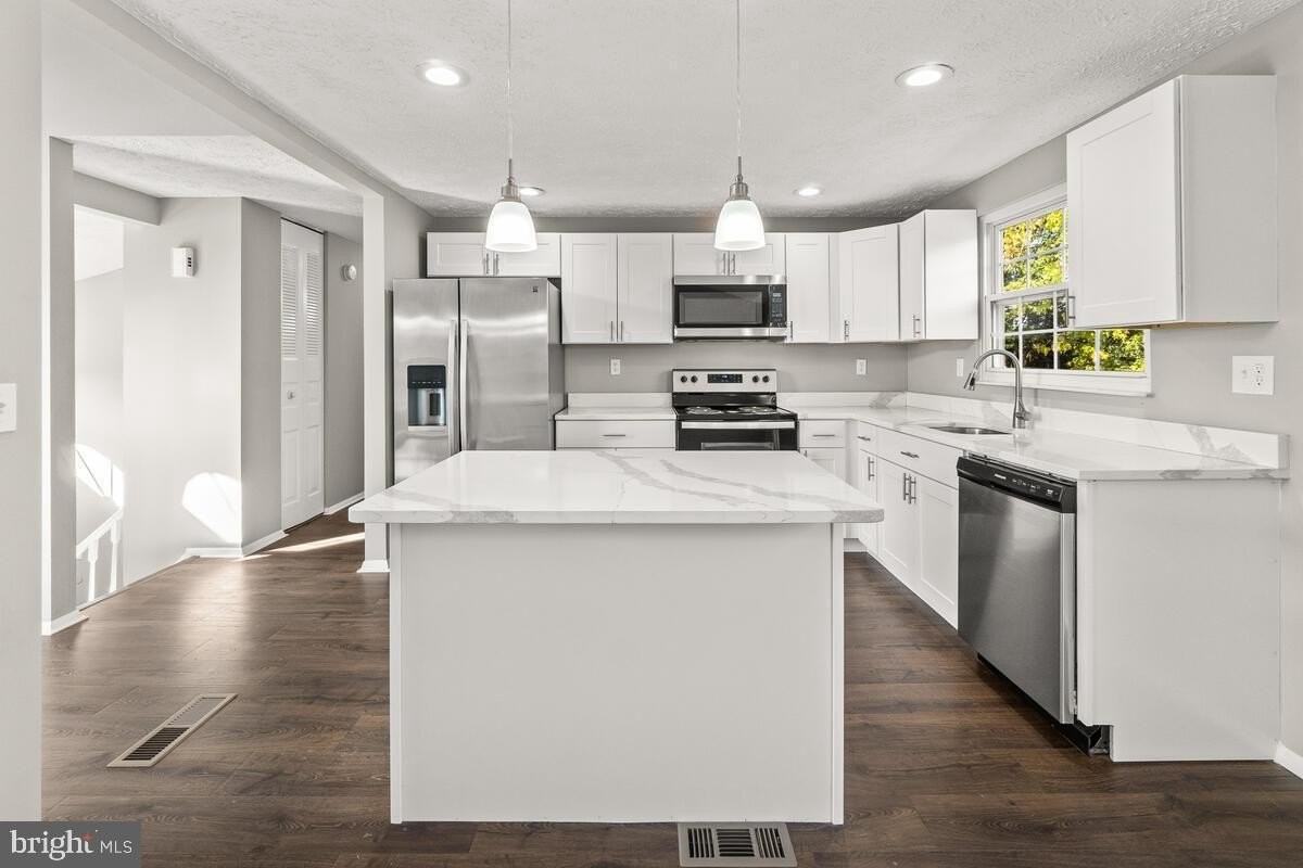 6592 Whetstone Dr - Photo 5 of 25