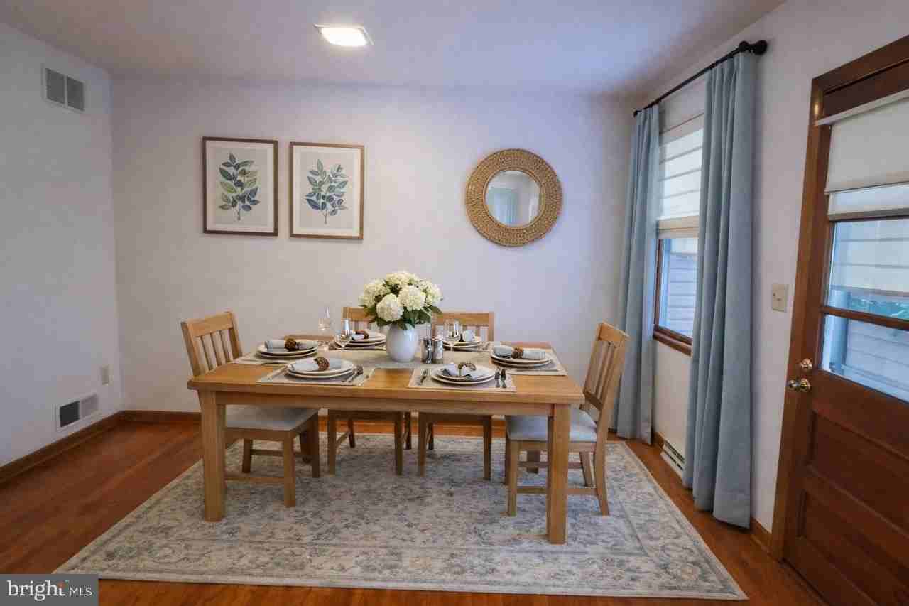 510 Mast St - Photo 4 of 14