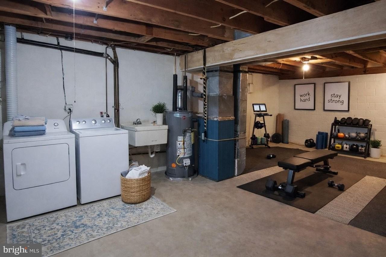 510 Mast St - Photo 7 of 14