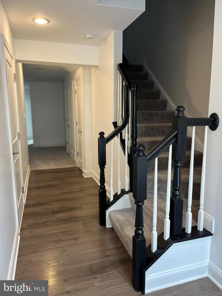 1225 Fenwick Rd - Photo 3 of 37