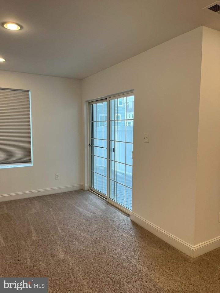 1225 Fenwick Rd - Photo 6 of 37