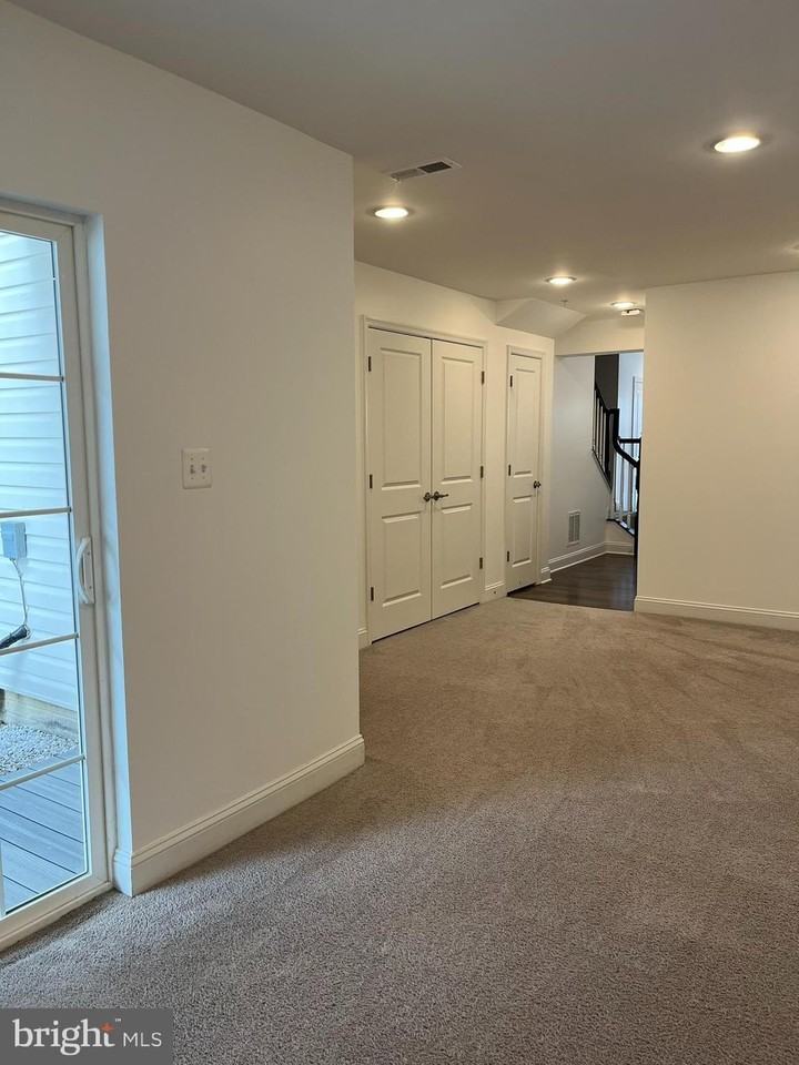 1225 Fenwick Rd - Photo 7 of 37