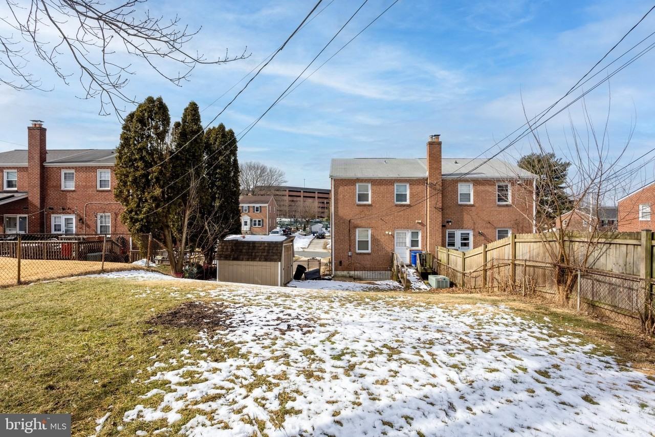 11 Shannon Dr - Photo 4 of 30