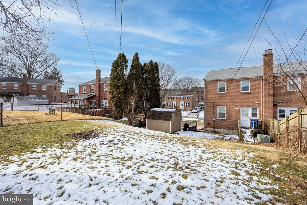 11 Shannon Dr - Photo 5 of 30