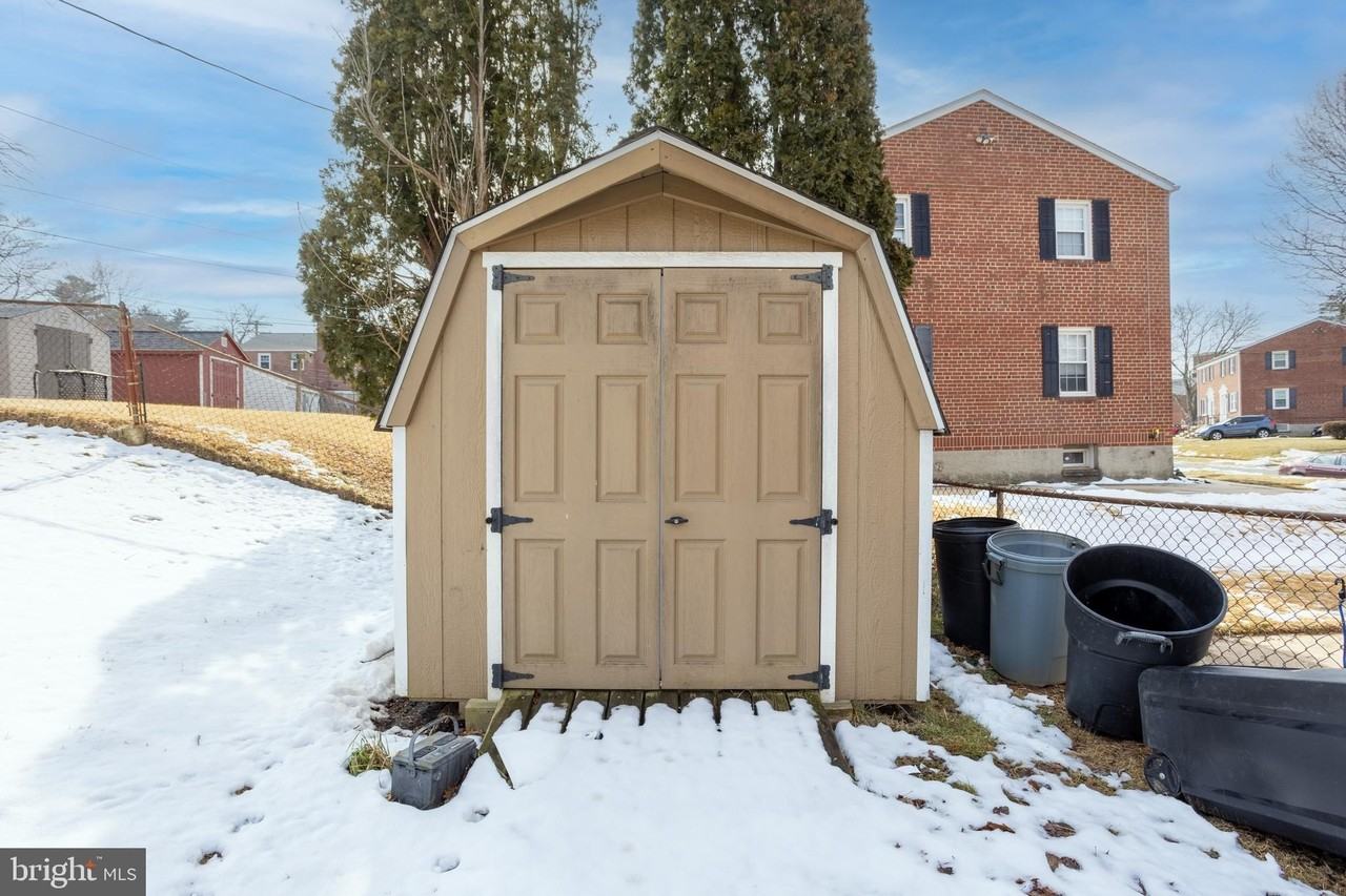 11 Shannon Dr - Photo 6 of 30