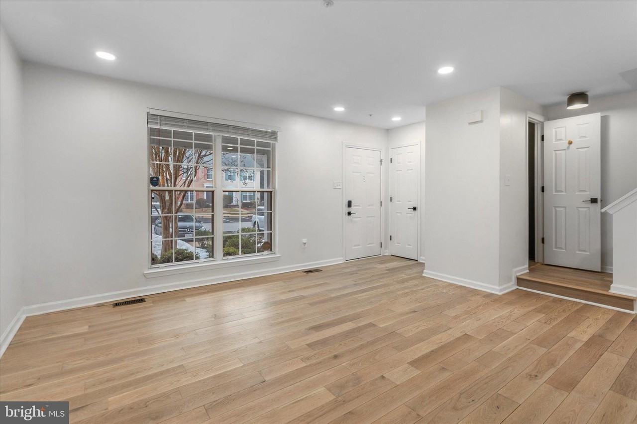 6105 Starburn Path - Photo 4 of 30