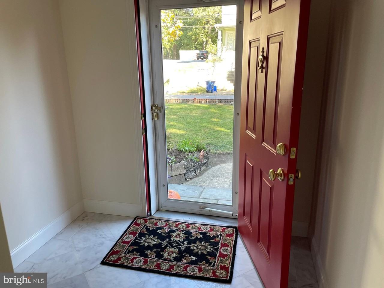 610 Ritchie Ave - Photo 3 of 30