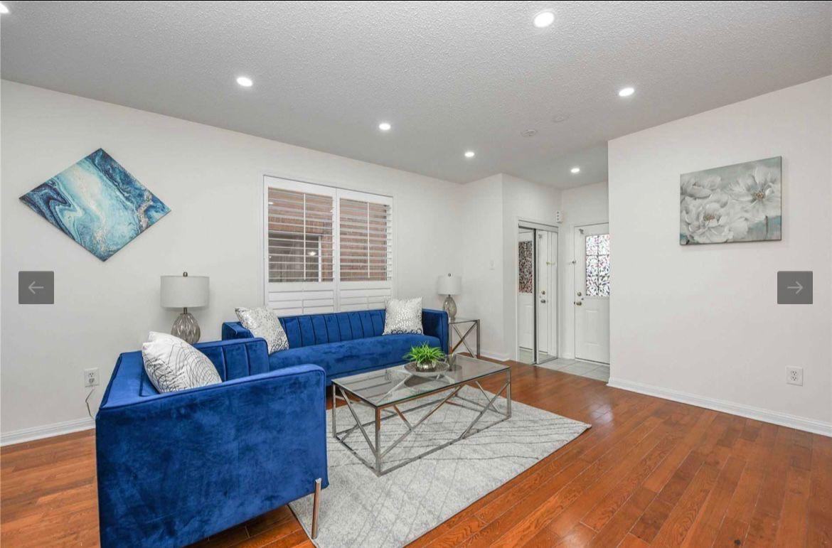 31 Coachlight Crescent - Photo 3 of 15