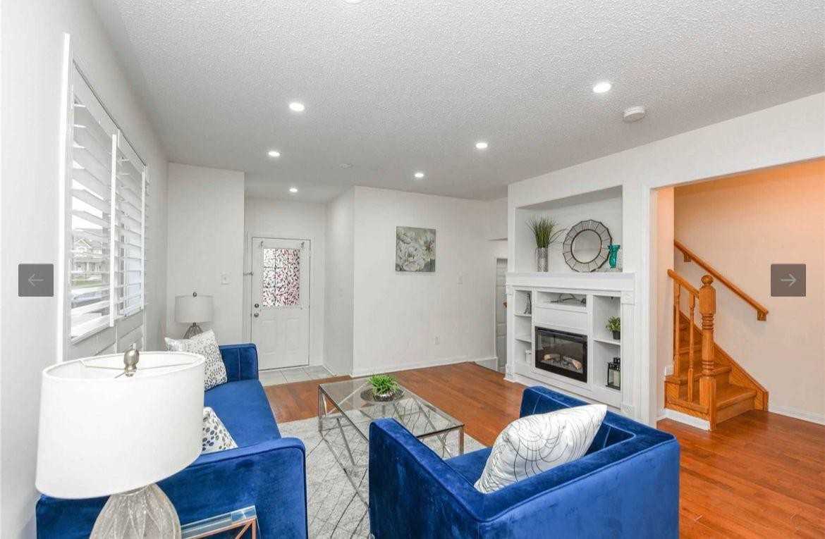 31 Coachlight Crescent - Photo 2 of 15