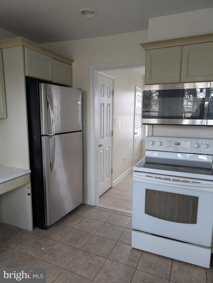 309 Park Ave - Photo 3 of 8