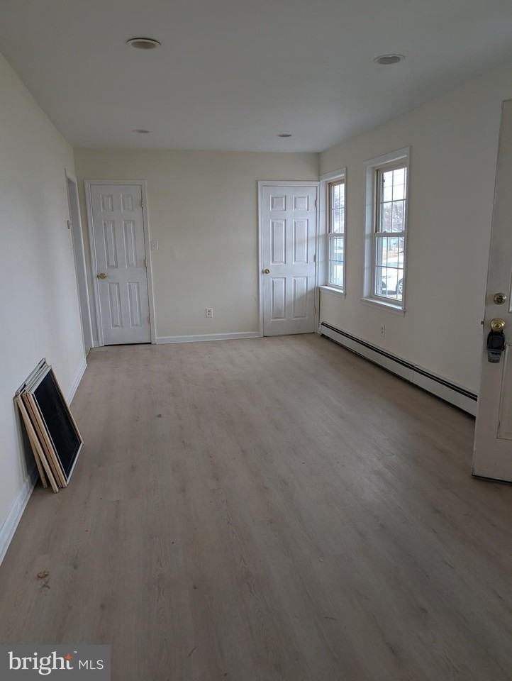 309 Park Ave - Photo 4 of 8