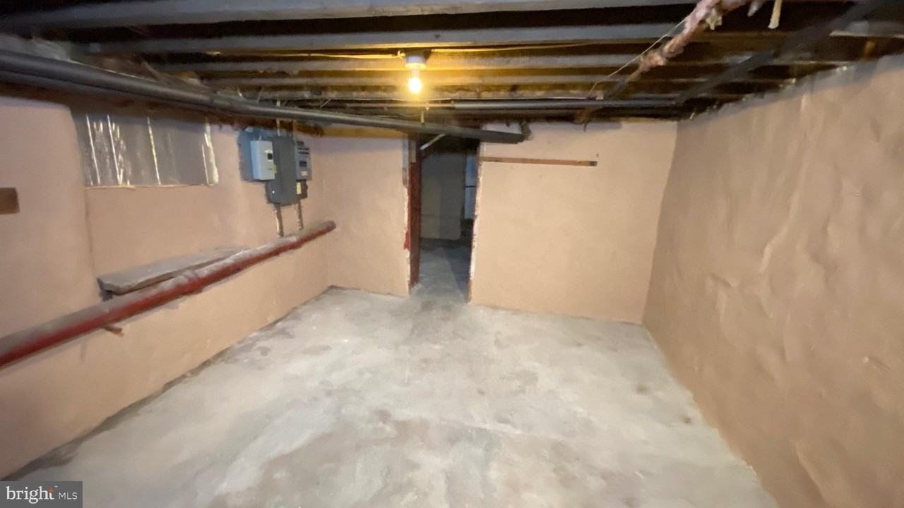 534 Green St - Photo 5 of 41