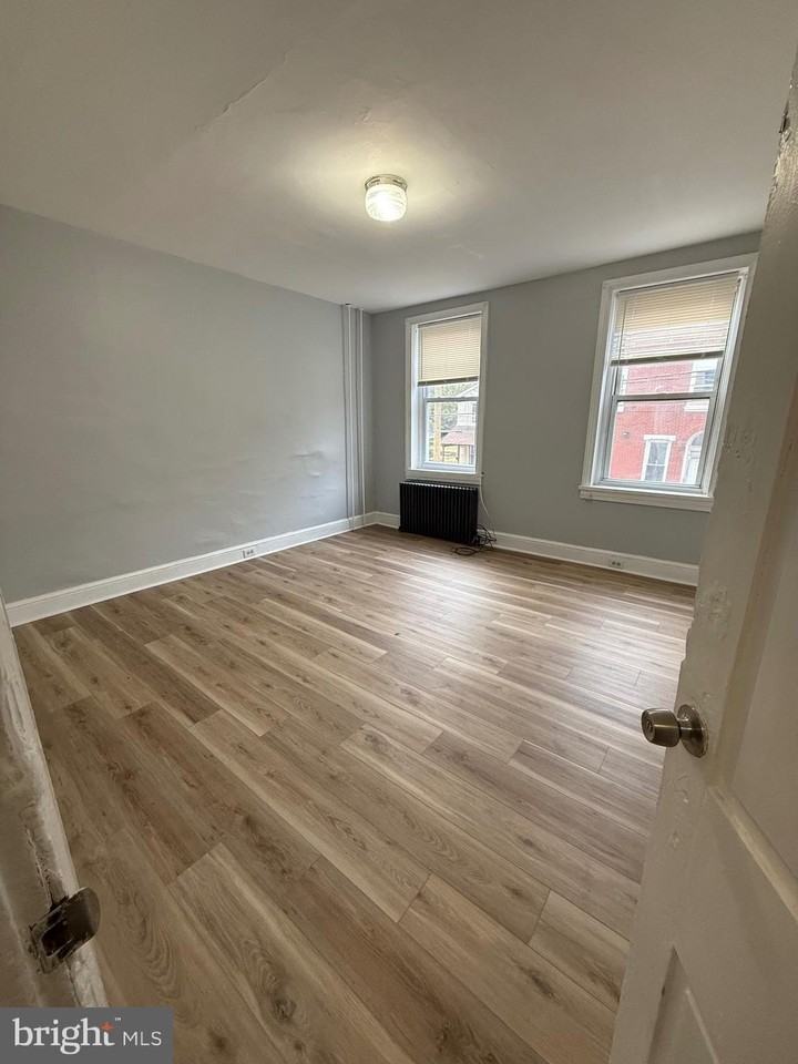 534 Green St - Photo 7 of 28