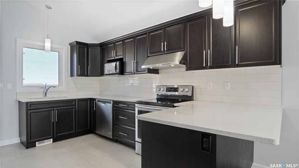 243 Kolynchuk Manor #A - Photo 6 of 19