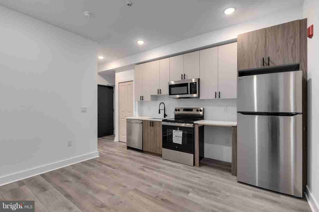 715 W Cumberland St #10