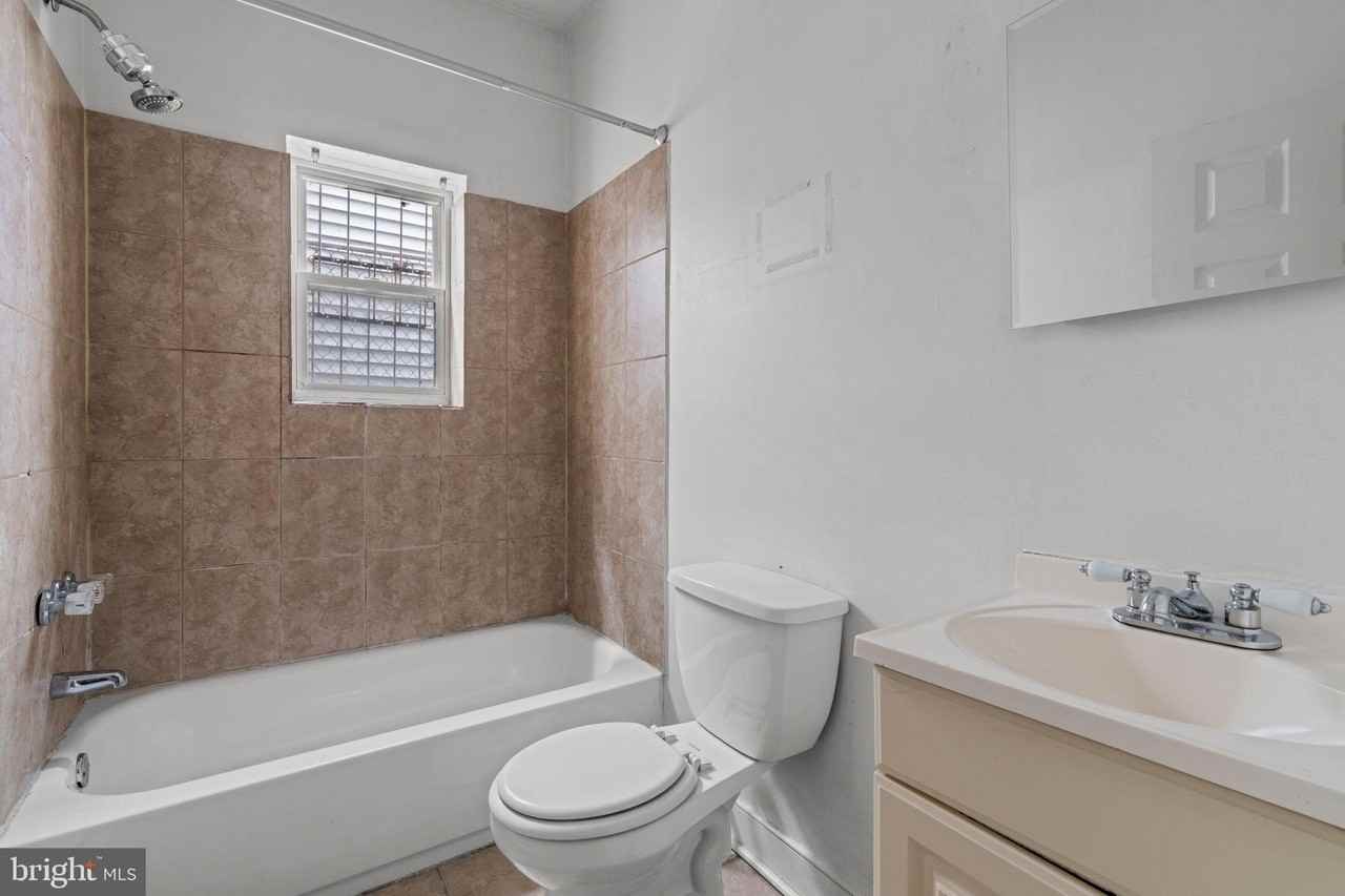 1729 W Venango St Unit 1a - Photo 5 of 6