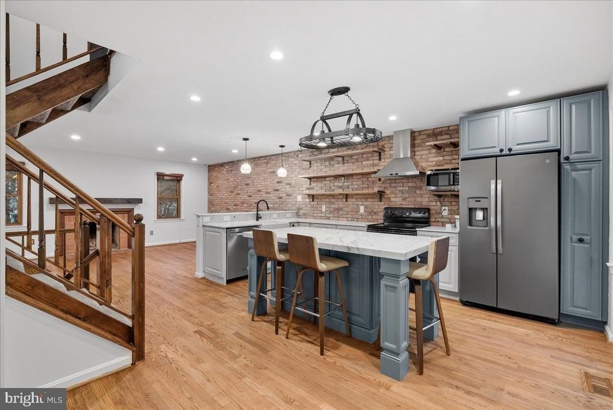 625 N Abingdon St - Photo 2 of 19