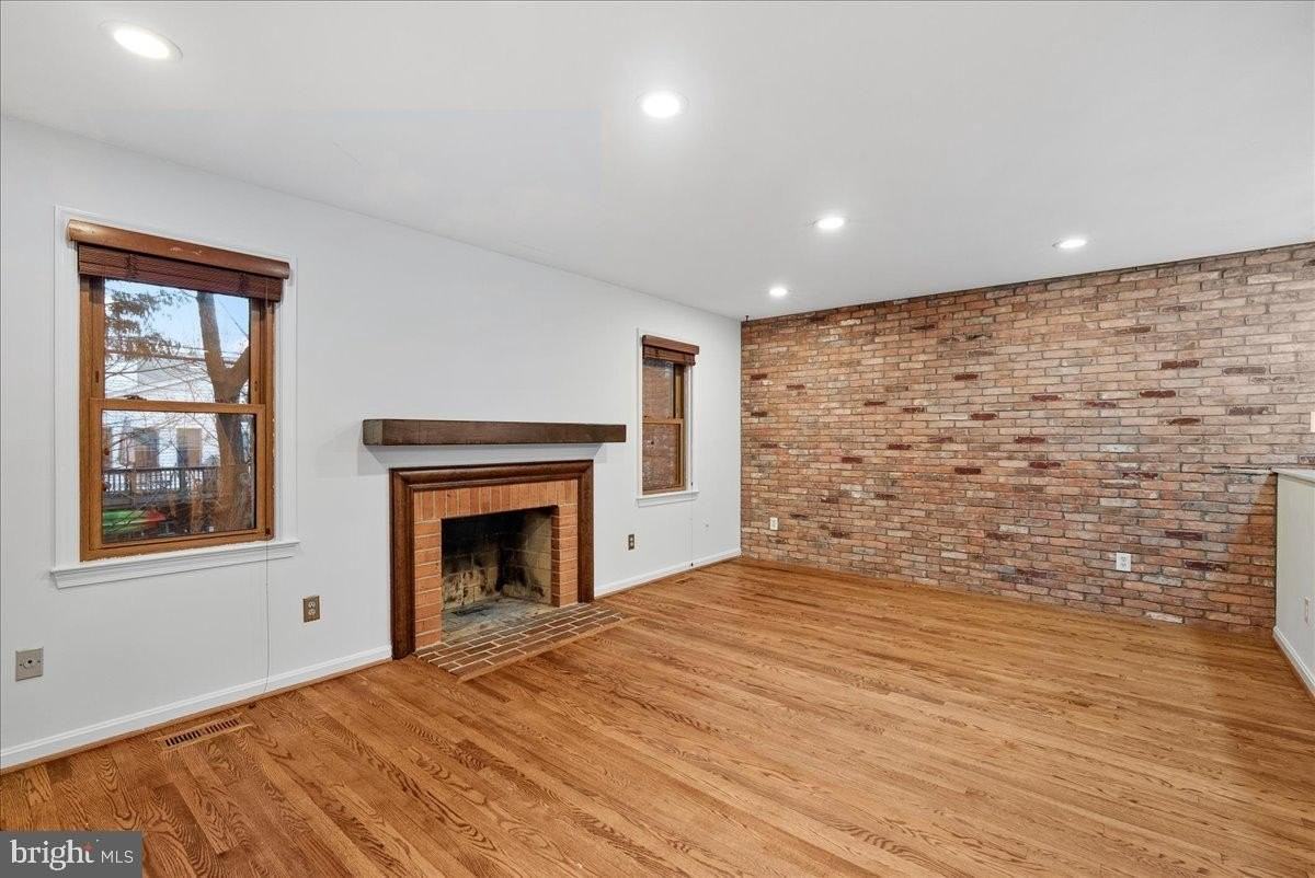 625 N Abingdon St - Photo 6 of 19