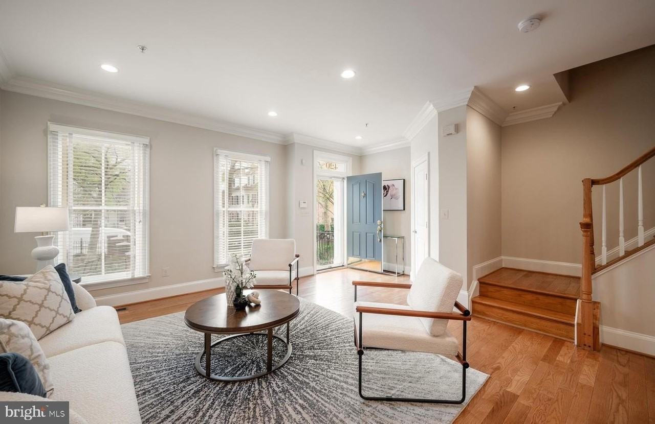 420 Cook St - Photo 5 of 50