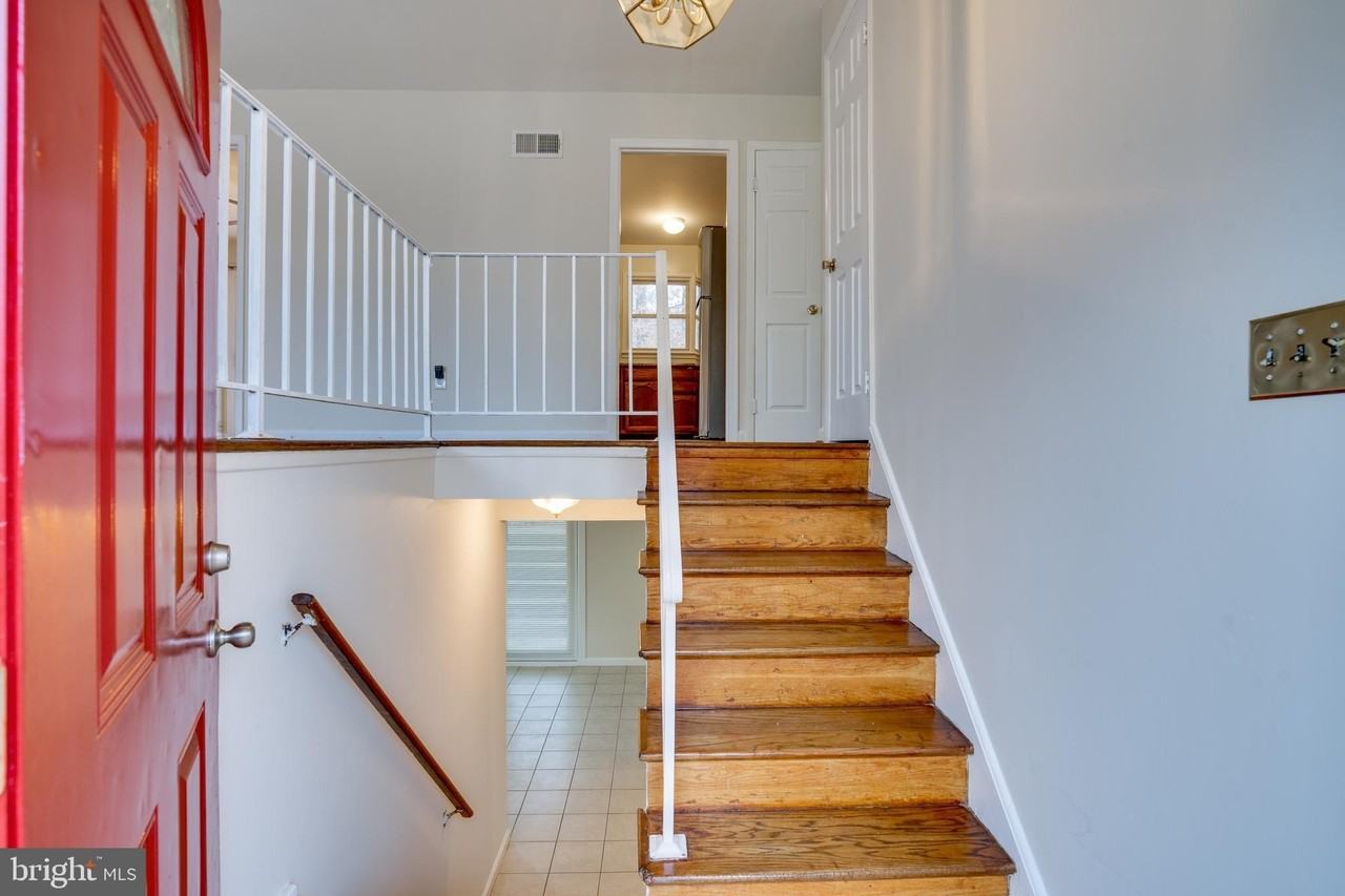 13636 Greenwood Dr - Photo 4 of 50