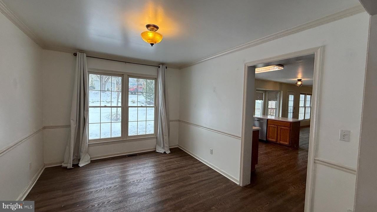 28 Westbrook Ln - Photo 5 of 16