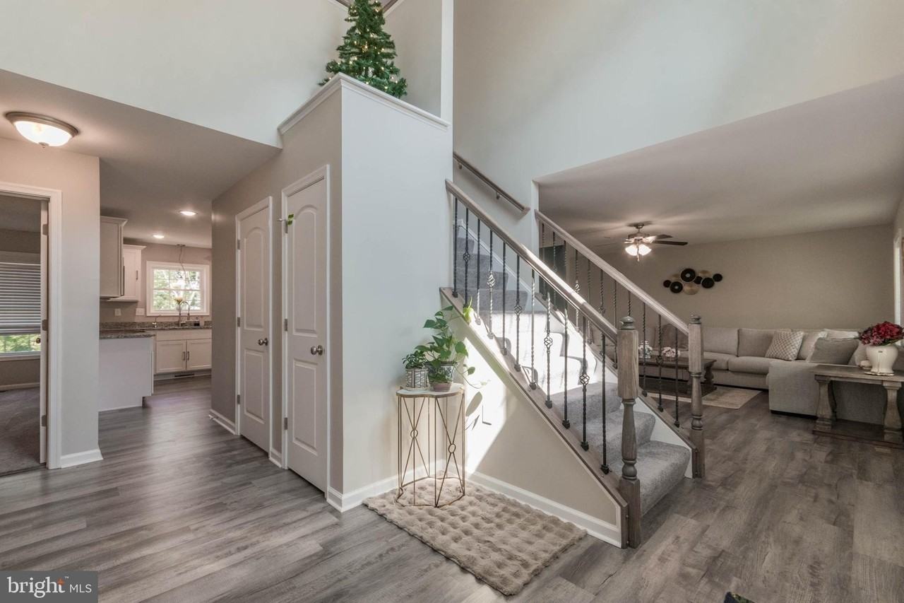 342 Europa Way - Photo 7 of 50