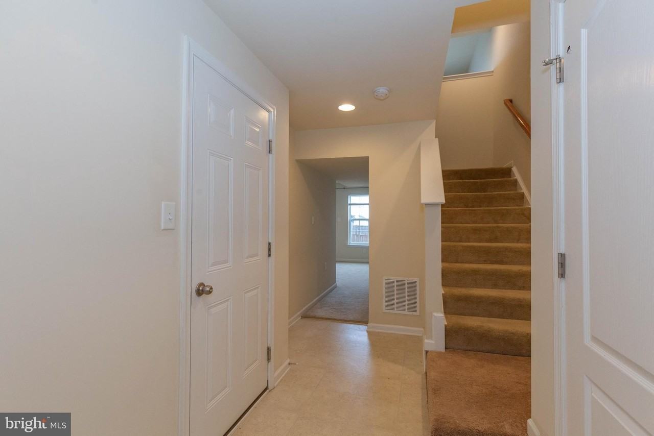 440 Rumbling Rock Rd - Photo 3 of 39