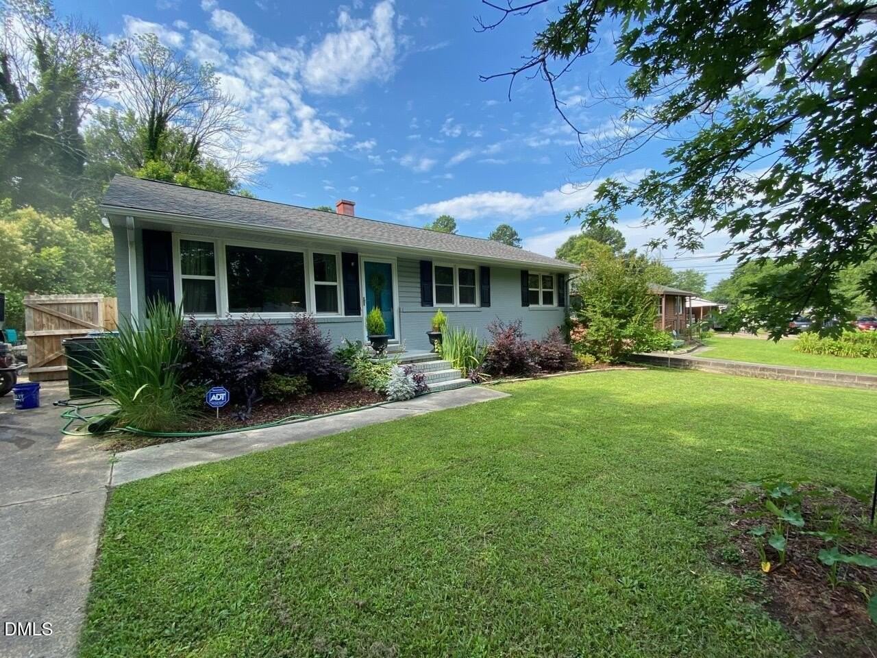 1156 Fiske St - Photo 2 of 20