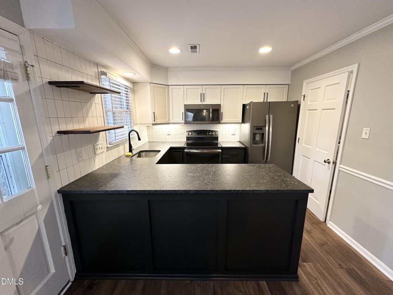 5649 Hamstead Xing - Photo 5 of 17