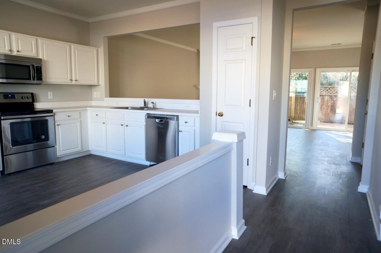 8203 Candelaria Dr - Photo 2 of 14