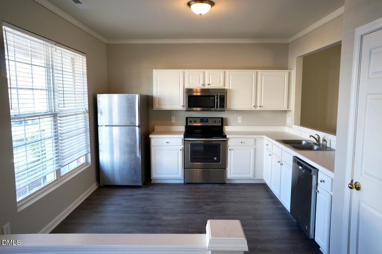 8203 Candelaria Dr - Photo 3 of 14