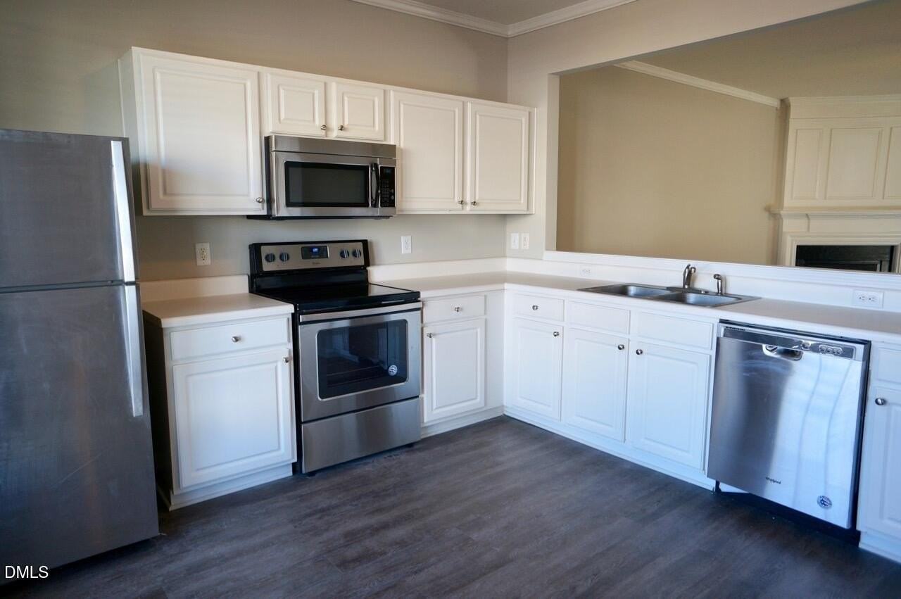 8203 Candelaria Dr - Photo 4 of 14