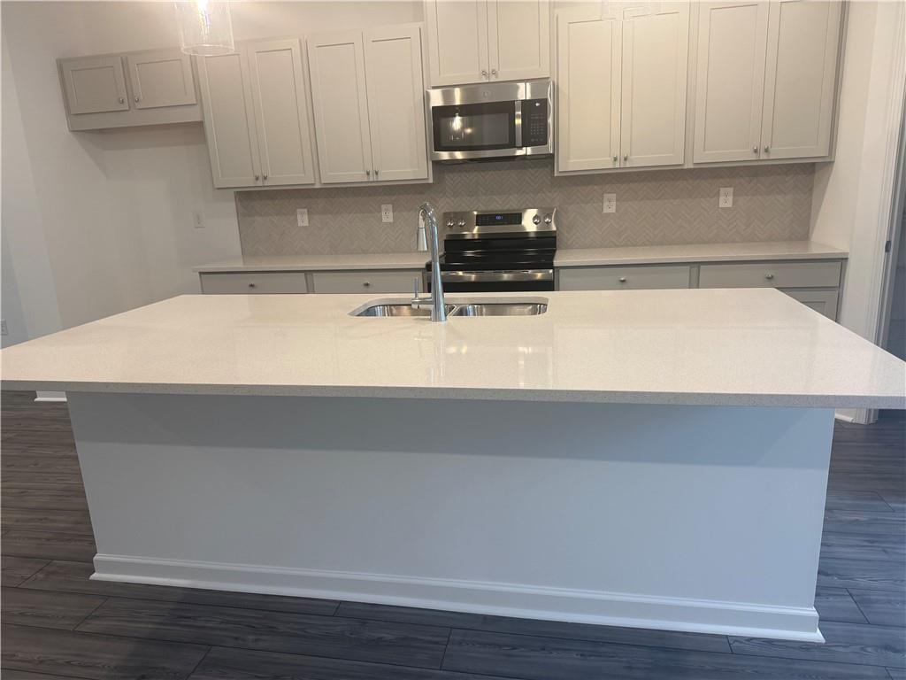 6204 Kenbrook Dr - Photo 5 of 21