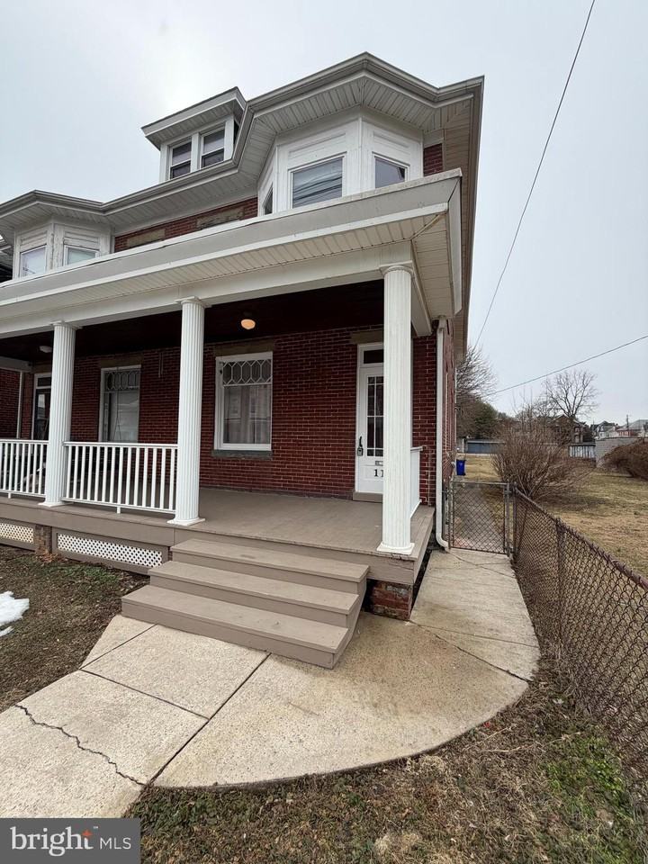 117 Fairground Ave - Photo 2 of 24