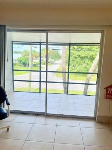 2302 Sunrise Blvd - Photo 3 of 33