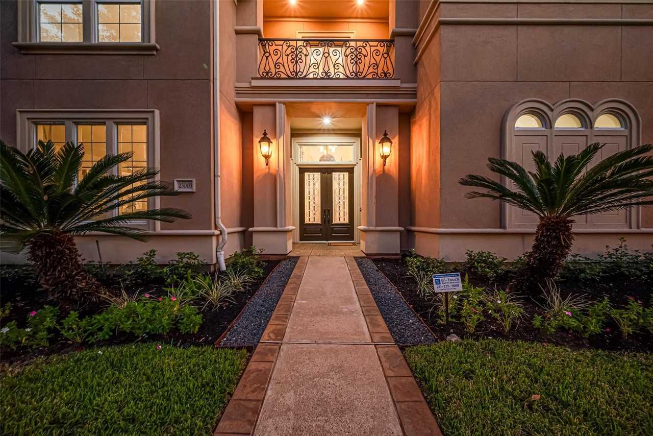 23003 Two Harbors Glen St - Photo 6 of 50