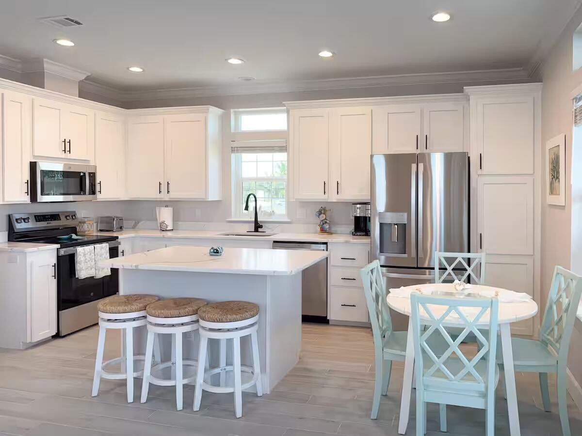 453 Ne Indian River Dr - Photo 5 of 27