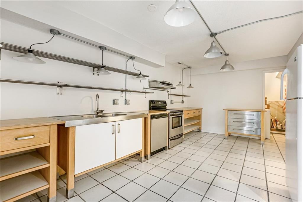 903 Octavia St - Photo 7 of 18