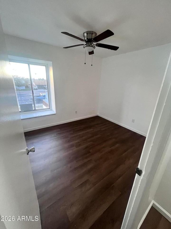 8426 N 34th Dr - Photo 2 of 11