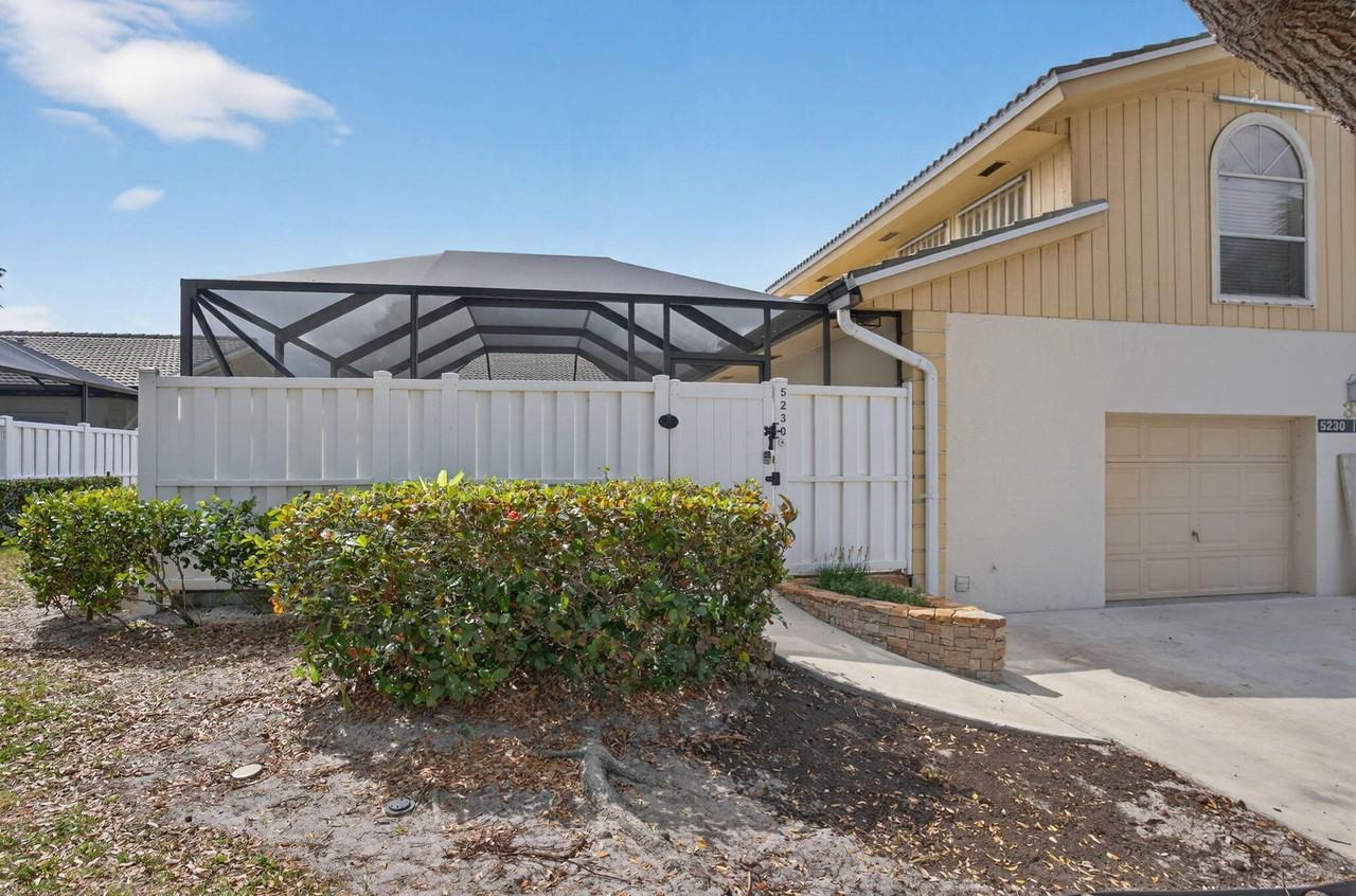 5230 Woodruff Ln - Photo 2 of 48