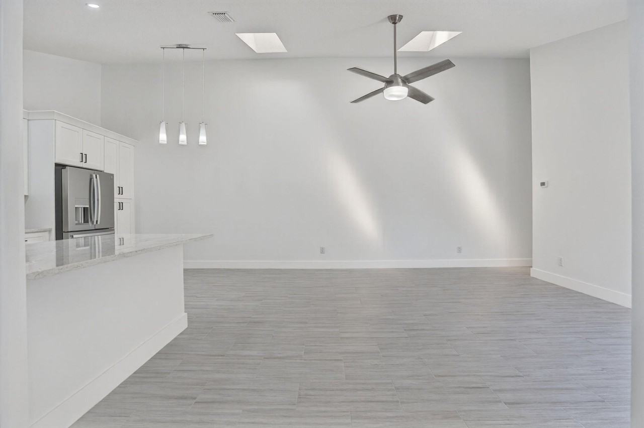 5230 Woodruff Ln - Photo 7 of 48