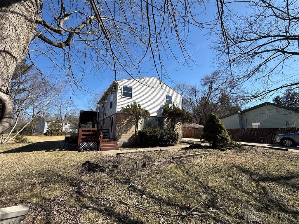 675 Wright St - Photo 3 of 37