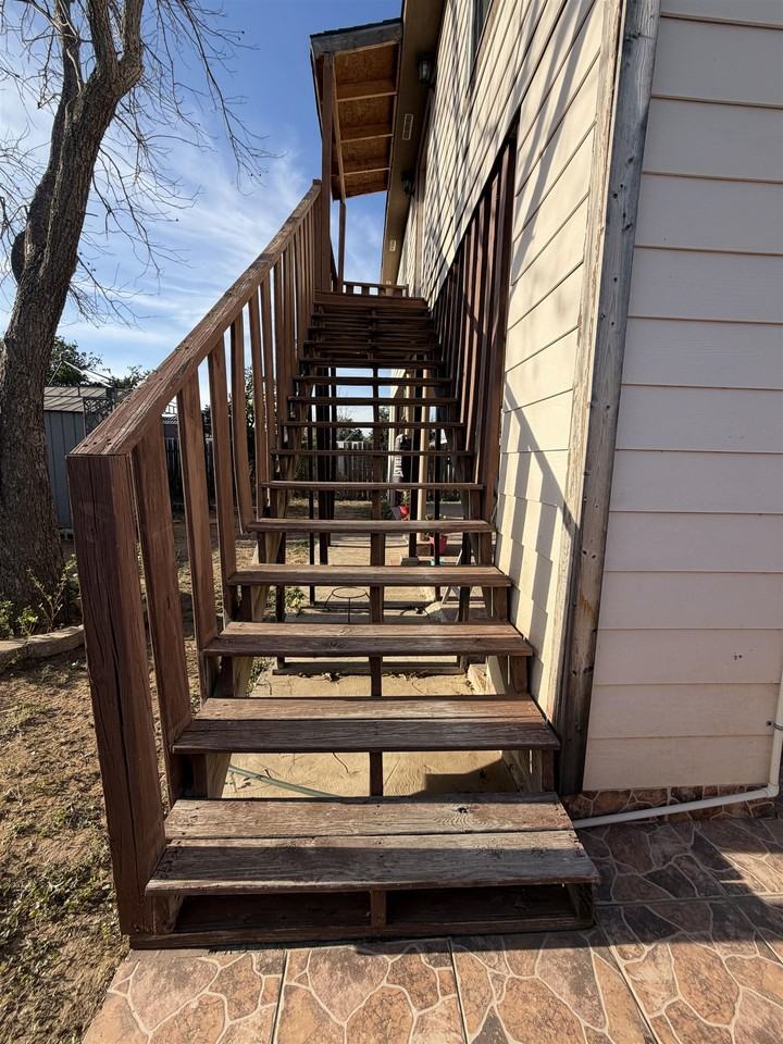 10214 Blitzen Dr - Photo 2 of 19