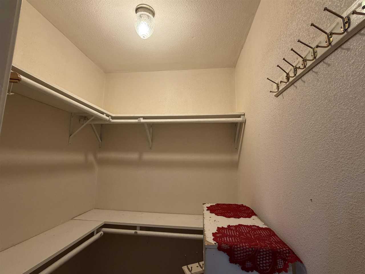 10214 Blitzen Dr - Photo 5 of 19