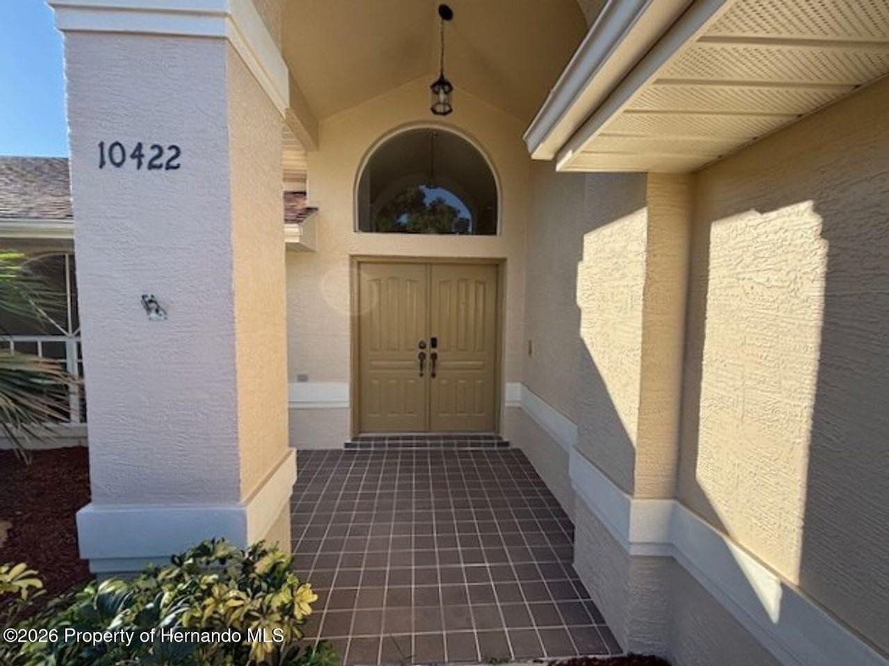 10422 Henderson St - Photo 2 of 7