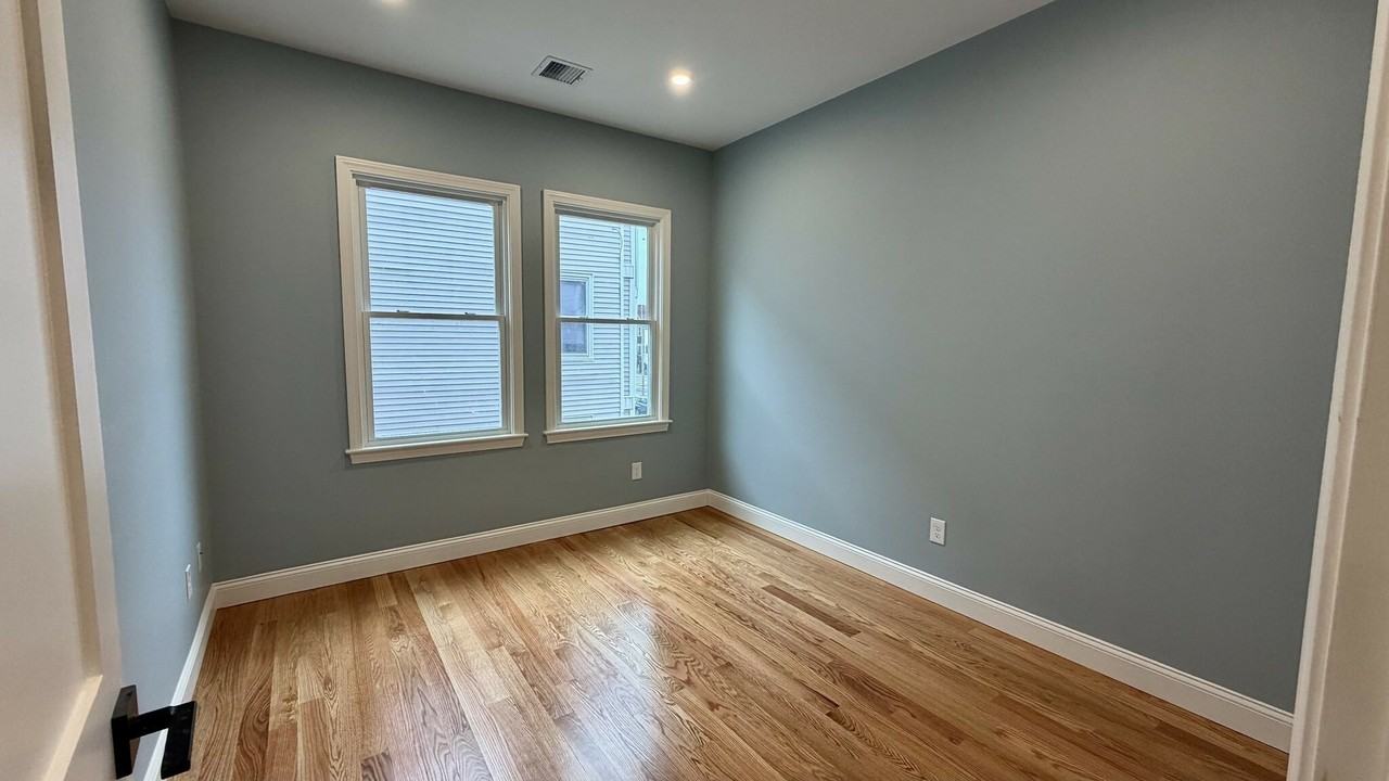 663 Columbia Rd #3 - Photo 7 of 15