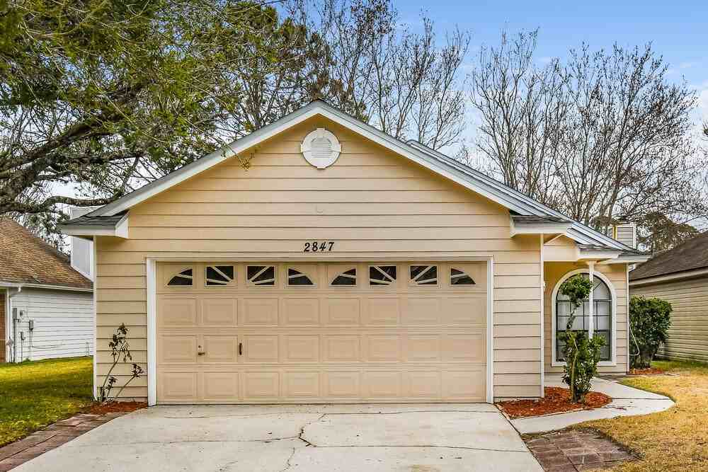 2847 Lantana Lakes Dr W